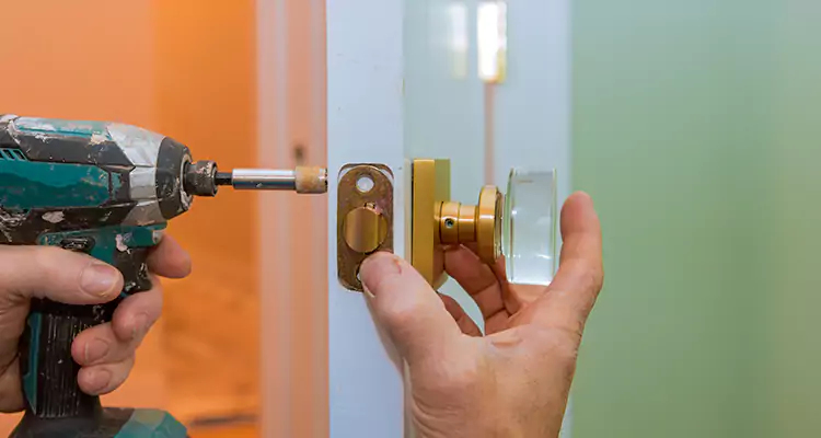Broken Door Knob Fix in Naples, FL