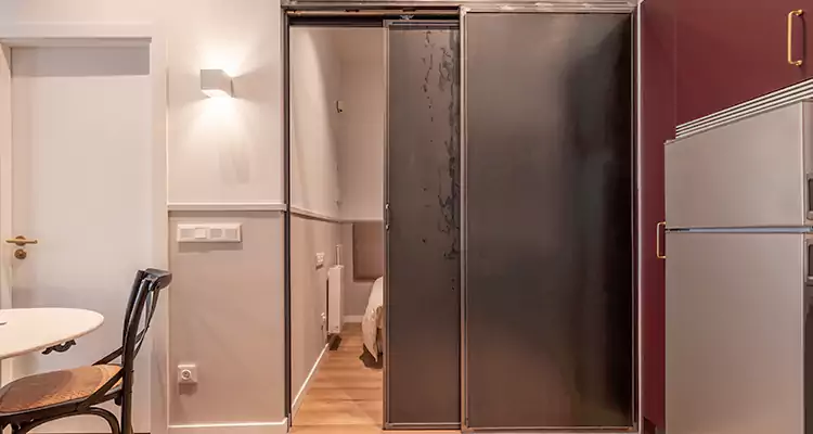 We Fix Closet Sliding Door in Naples, FL 